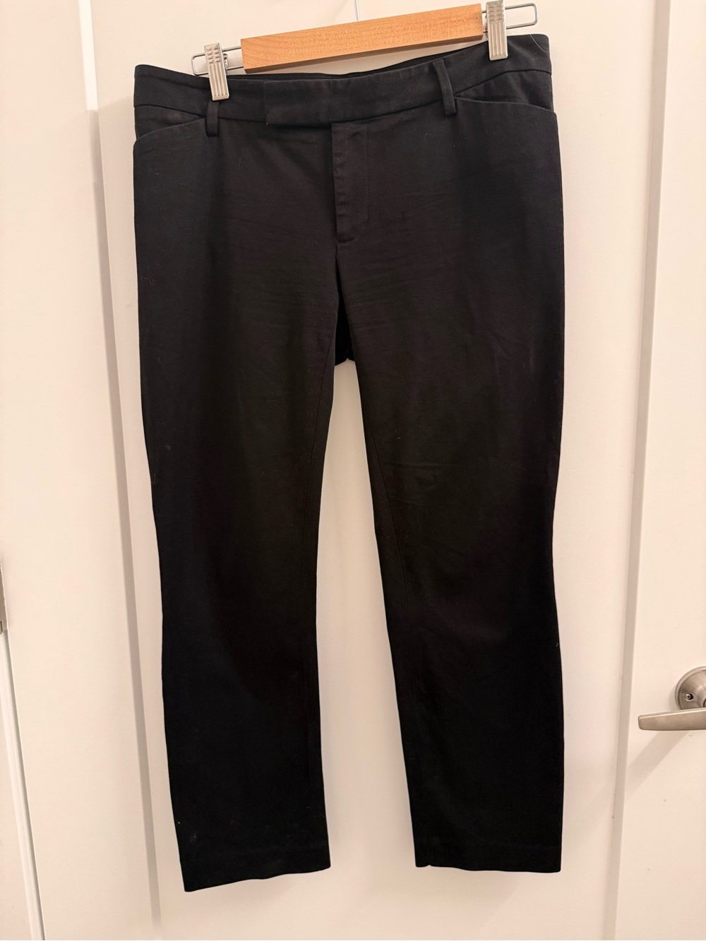 GAP Slim Cropped Pants in Black with Cream Trim